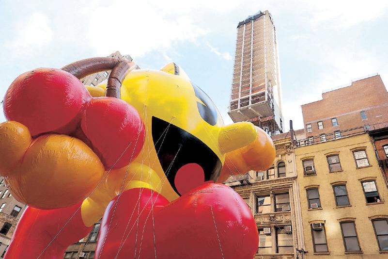 Macy's Thanksgiving Parade brings Pac-Man to Manhattan