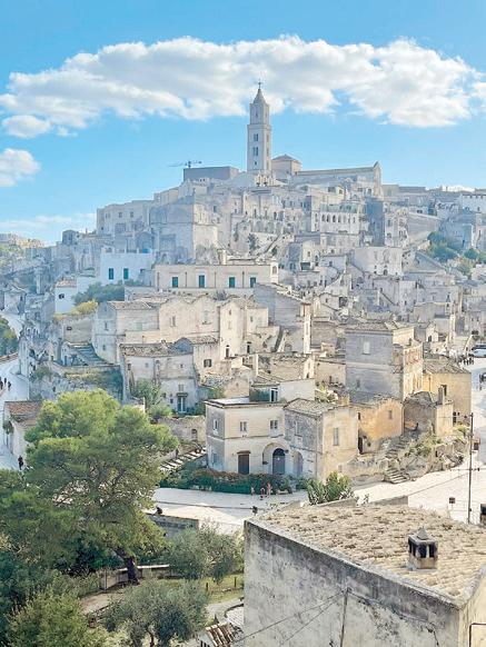 A WALK THROUGH BEAUTY & HISTORY IN ITALY