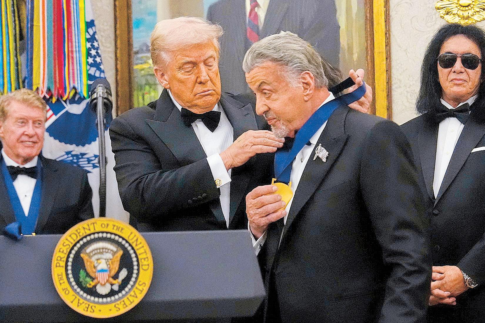 Trump awards medals to Kennedy Center honorees