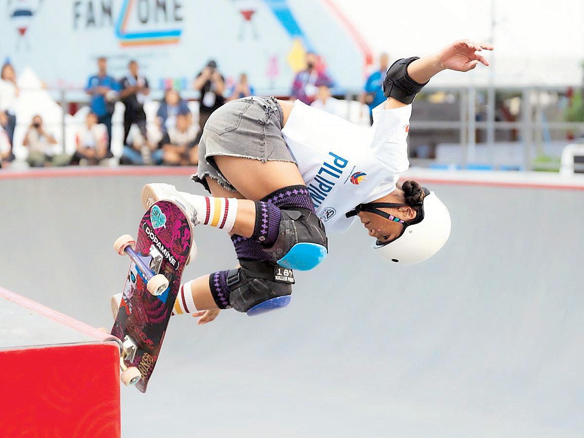 SUPERGIRLS PUT ON SHOW