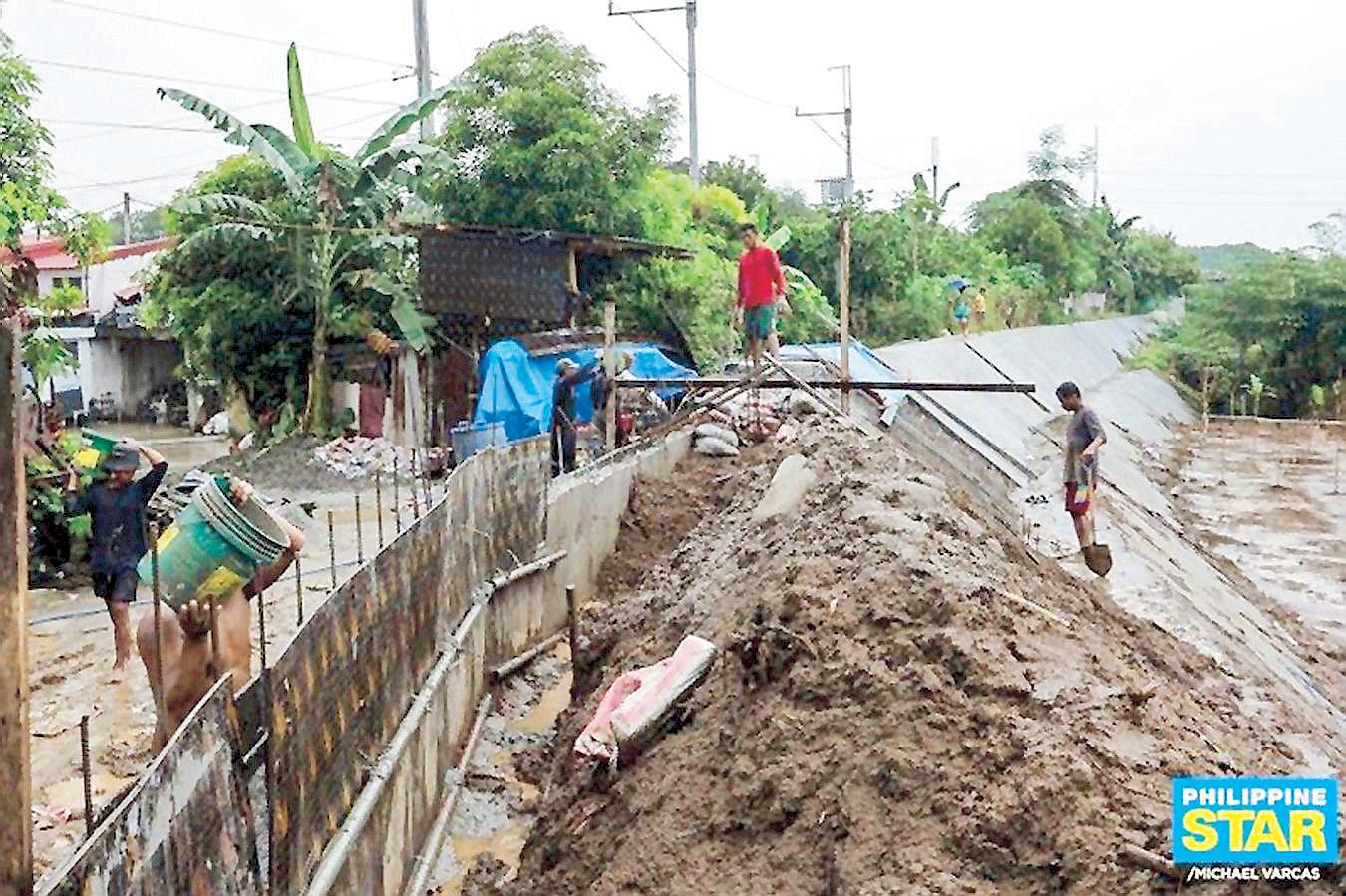 Gov't cuts spending on infra for 4th month