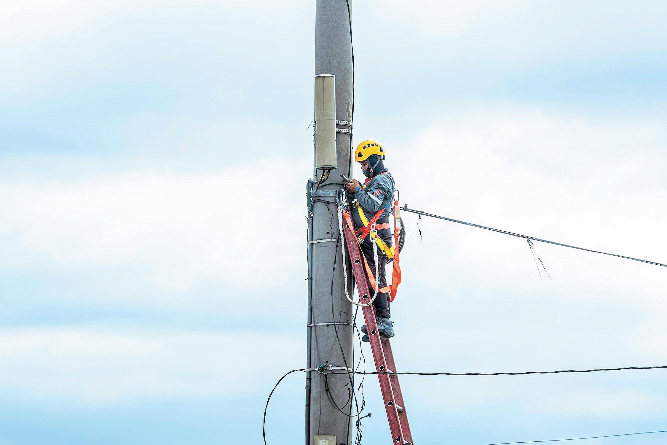 Meralco rates down this month; fuel prices up today