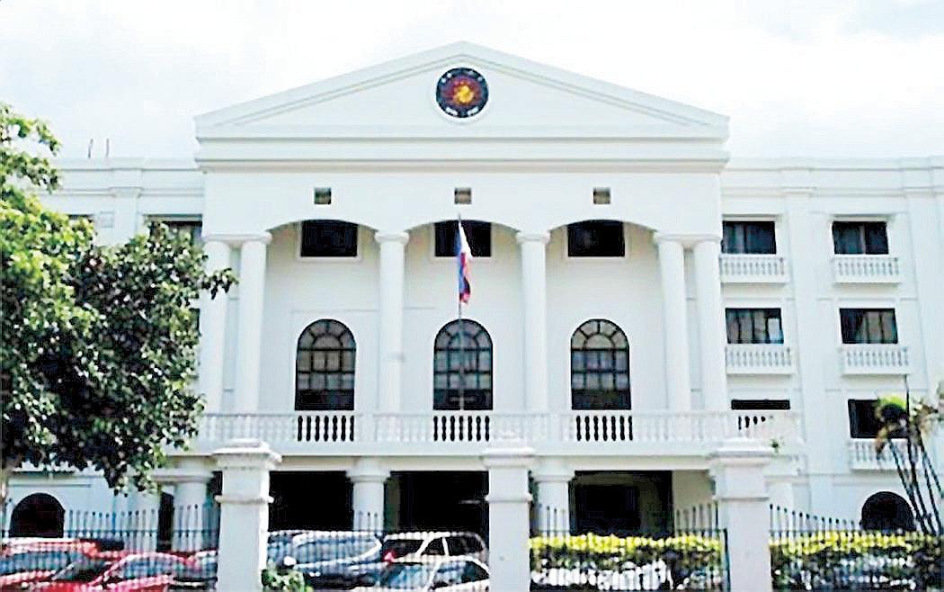 Was DBM clueless about budget mess until Marcos' exposé?