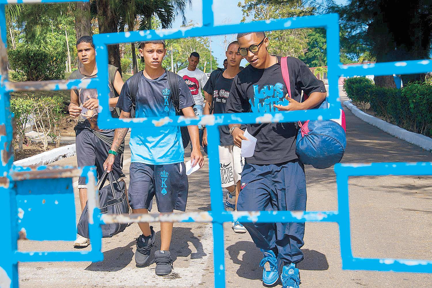 Cuba begins prisoner release after mass pardon