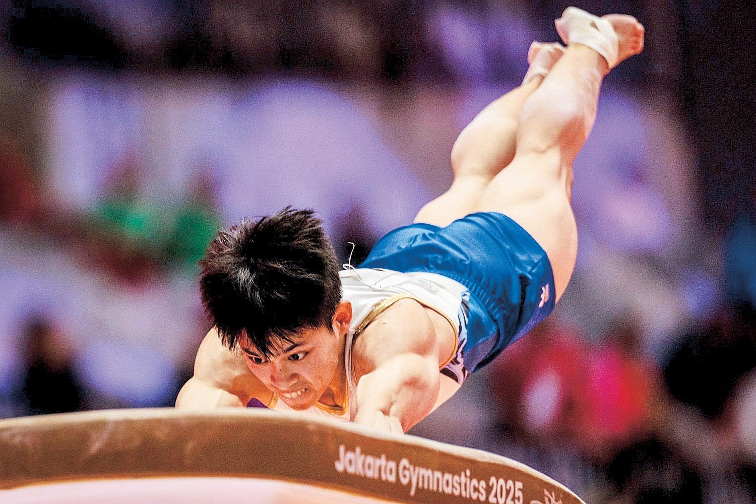 Yulo banners OAJLP Gymnastique in golden show
