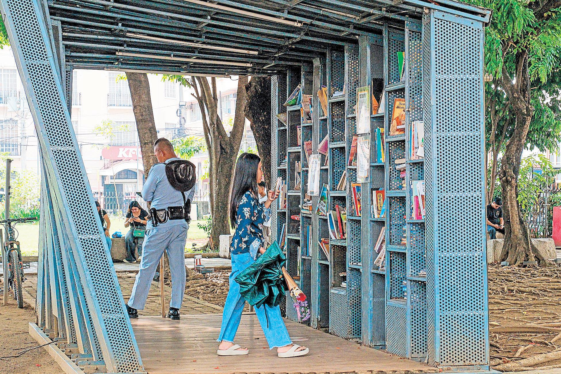 Napolcom employee axed over gun-toting incident