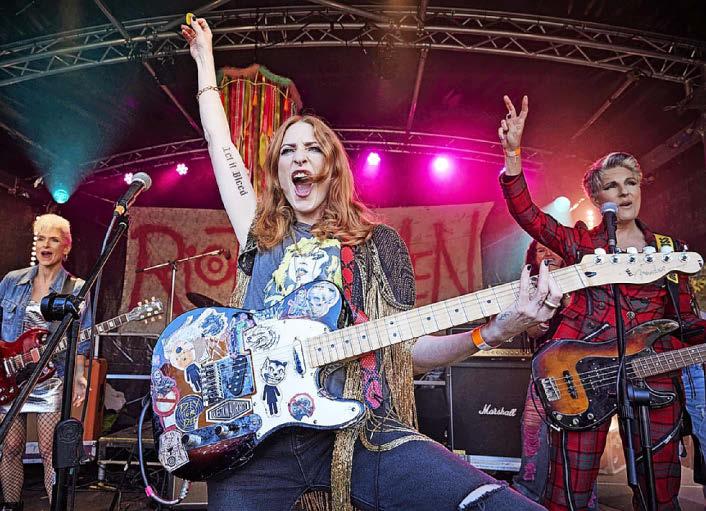 Right-on rockers roll out the bum notes