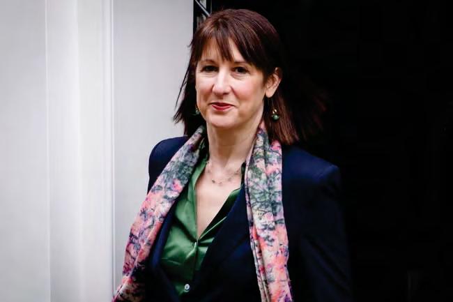 Reeves backs commuter towns to kickstart growth