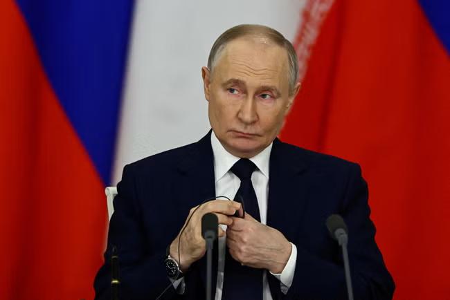 If Russian spies are in UK waters, we have to respond