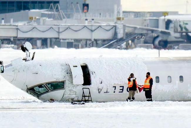 Black boxes found from Toronto plane crash site