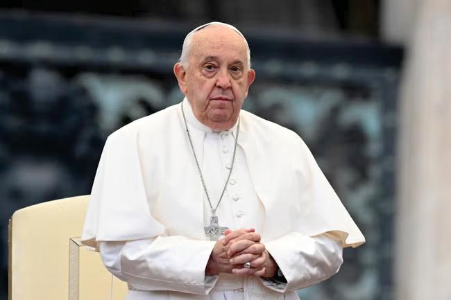 Pope calls for prayers as he battles pneumonia infection