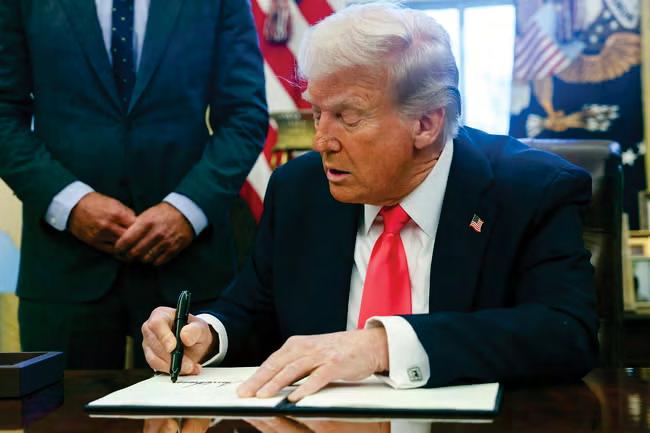 Trump signs order making English official US language