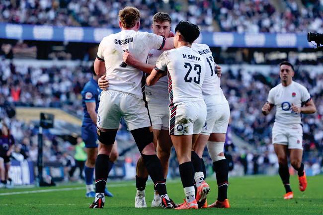 England unleash attack to keep Six Nations hope alive