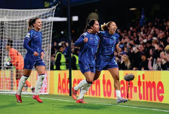 Chelsea dismantle City to secure semi-final place