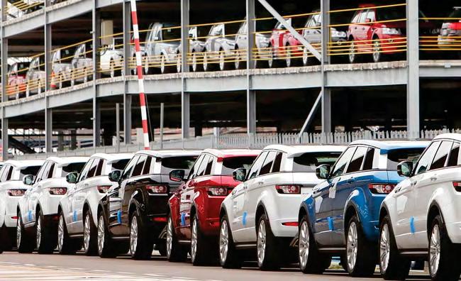 Jaguar Land Rover pauses US shipments as Starmer plots course over tariffs