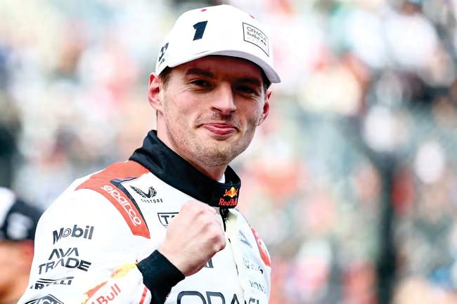Champ's masterclass sends.a title message to McLaren