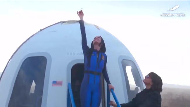 All-female Blue Origin crew travel to the edge of space