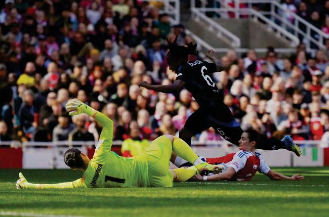 Wasteful Arsenal punished by Lyon's moment of class