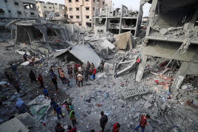 'Complete families' wiped out by latest Gaza airstrikes