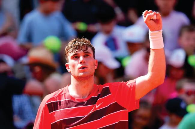 Draper revels in faster Paris conditions to beat Fonseca