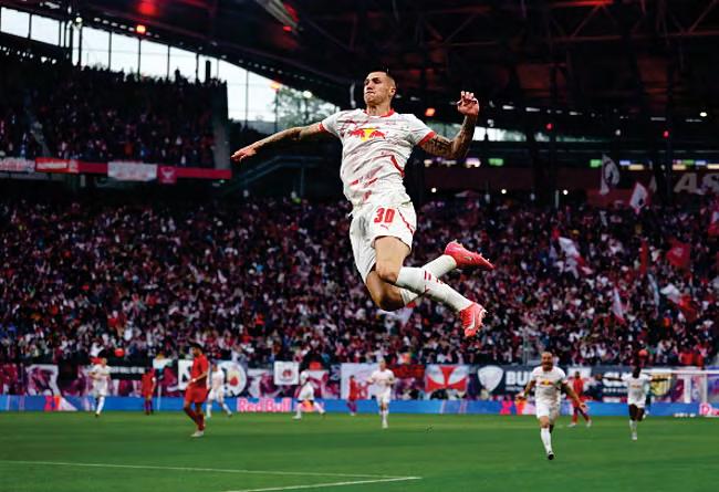 Rivals scramble for strikers in unprecedented summer