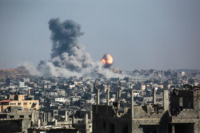 Israeli airstrikes kill dozens of Palestinians in Gaza Strip