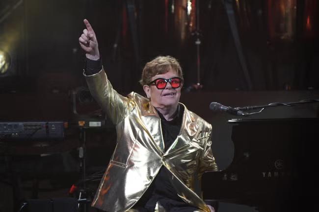 Brexit red tape ties up UK acts at European festivals