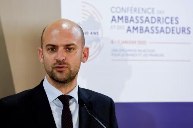 Gaza evacuations halted by France in antisemitism row