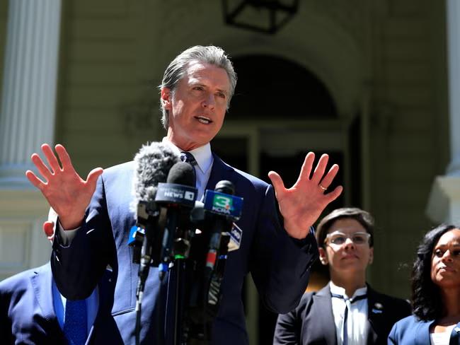 Governor vows to ‘fight fire with fire’ if plans for Texas redistricting voted through