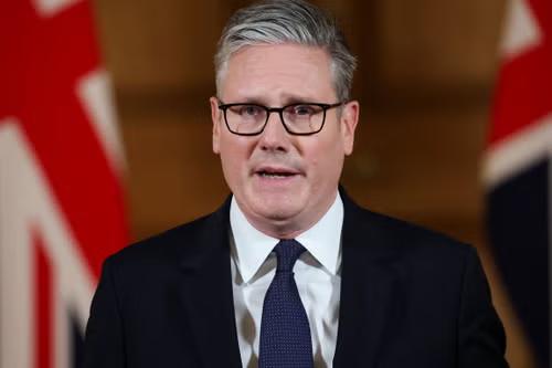 Minister warns over online obsession of young people