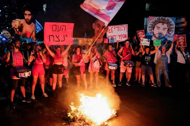 Israelis must bring an end to their PM's machinations
