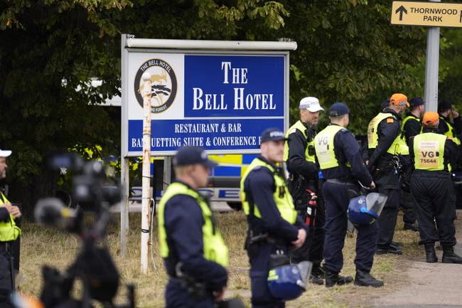Thousands more migrants face removal from hotels