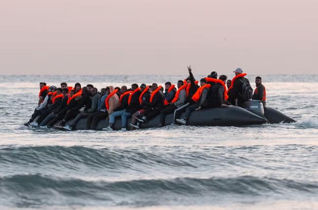Record asylum claims test Labour's migration pledge despite progress on backlog