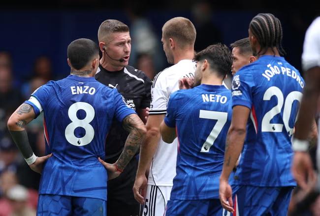 Pedro elevates Chelsea past Fulham amid VAR discord