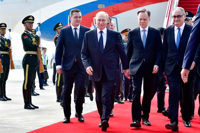 Putin discusses Trump with Xi privately at SCO summit