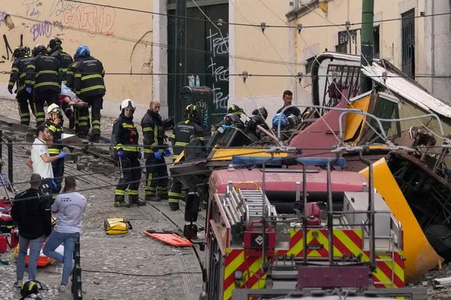 At least 15 dead after Lisbon streetcar derails and crashes