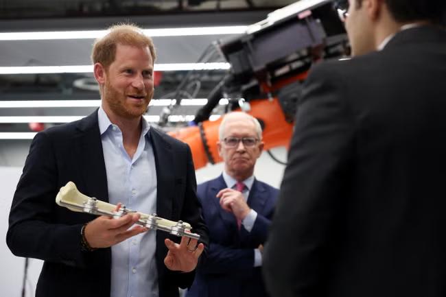 Harry has 'private tea' with Charles at Clarence House