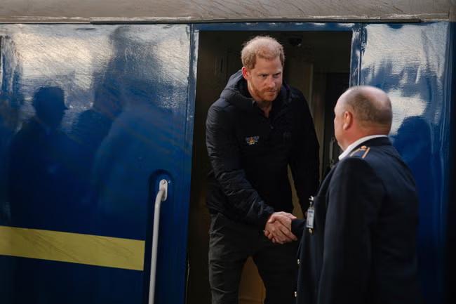 Harry visits Kyiv to offer help to wounded soldiers