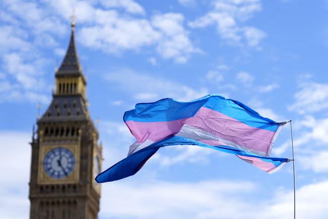 Hundreds of firms urge rethink on single-sex spaces