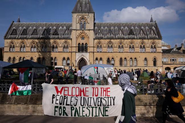 ‘People are afraid to show signs that they are Jewish’