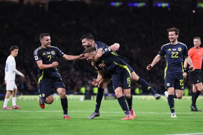 Scotland withstand Greek attacks in epic comeback