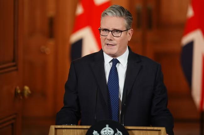 Starmer 'planning to blame Farage' for Budget tax hikes
