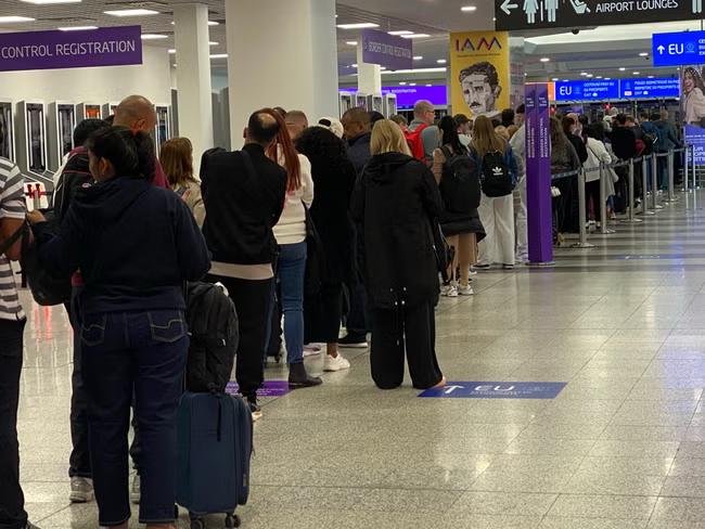 Long queues on first day of EU's new entry-exit system