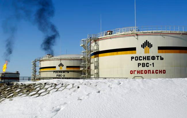 UK sanctions Russia's oil giants and 'shadow fleet'