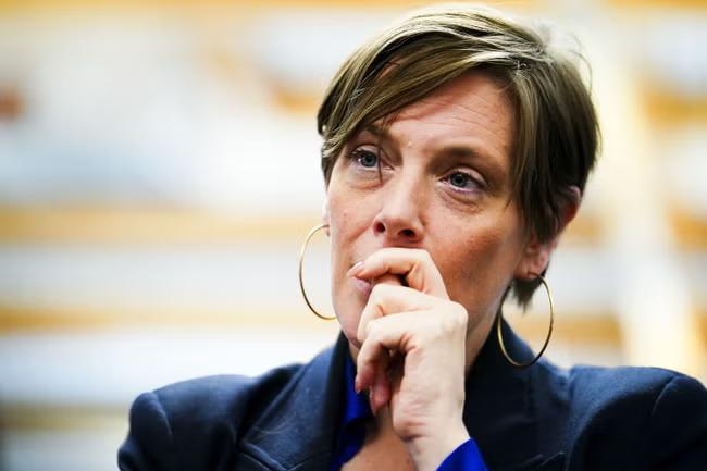 Ex-Labour minister calls for Phillips to resign, as PM contacts grooming victims