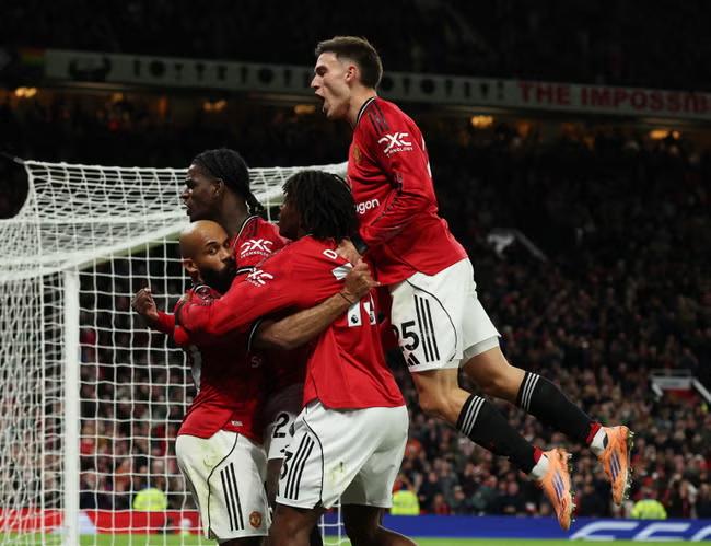 United take full advantage of Brighton's 'presents'