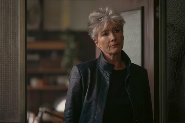 Labyrinthine detective treat has cast chemistry to die for