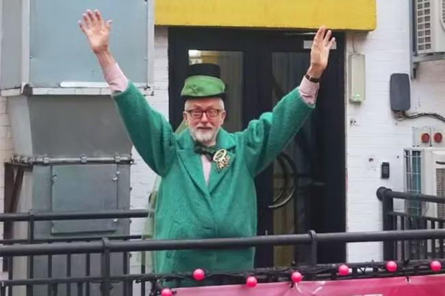 Corbyn to play 'Wizard of Oz-lington' in pantomime