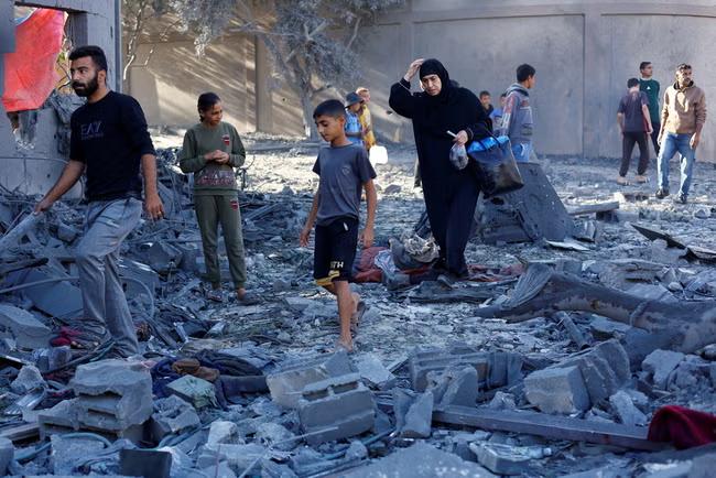 Trump insists ceasefire will hold after deadly airstrikes