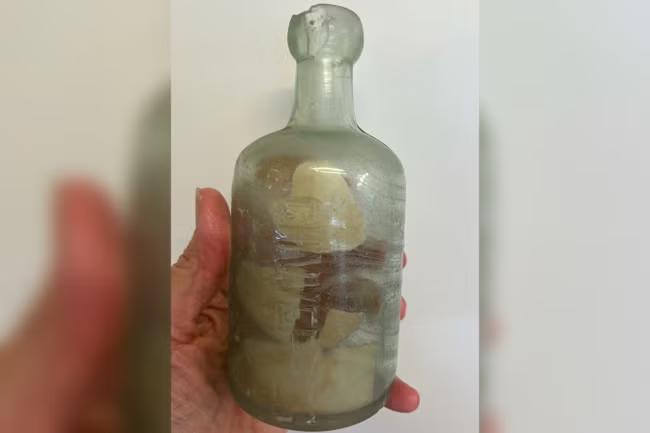 WWI messages in a bottle found on Australian beach